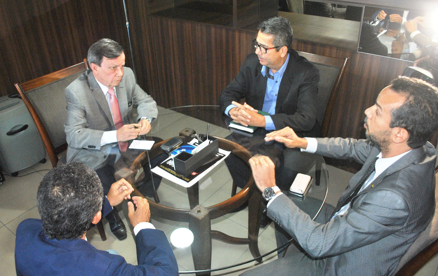 Reunião presidente Luiz Dantas representantes do Sindicato dos Serventuários da Justiça (4).JPG
