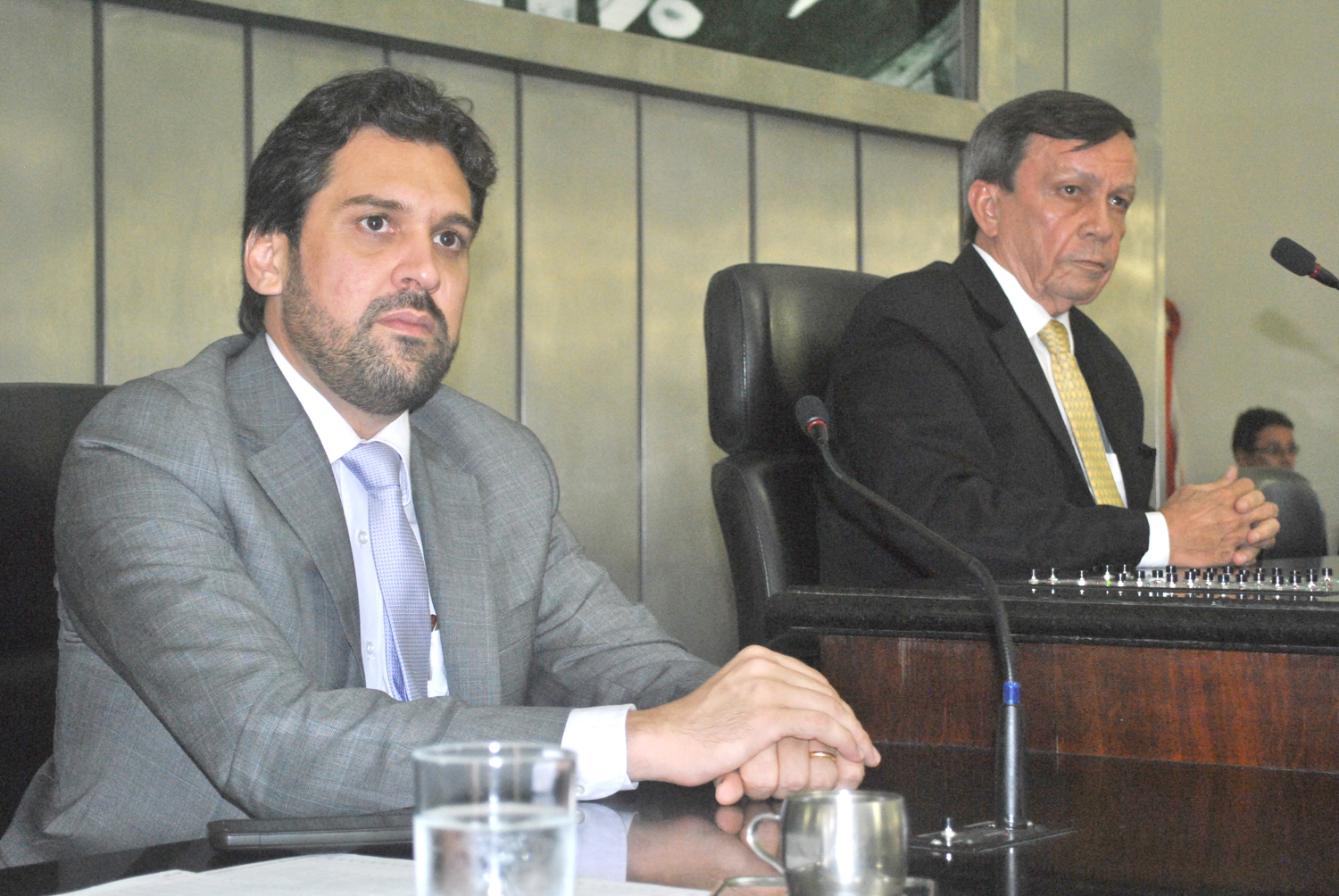 Deputados Luiz Dantas e Isnaldo Bulhões conduziram a sessão.JPG