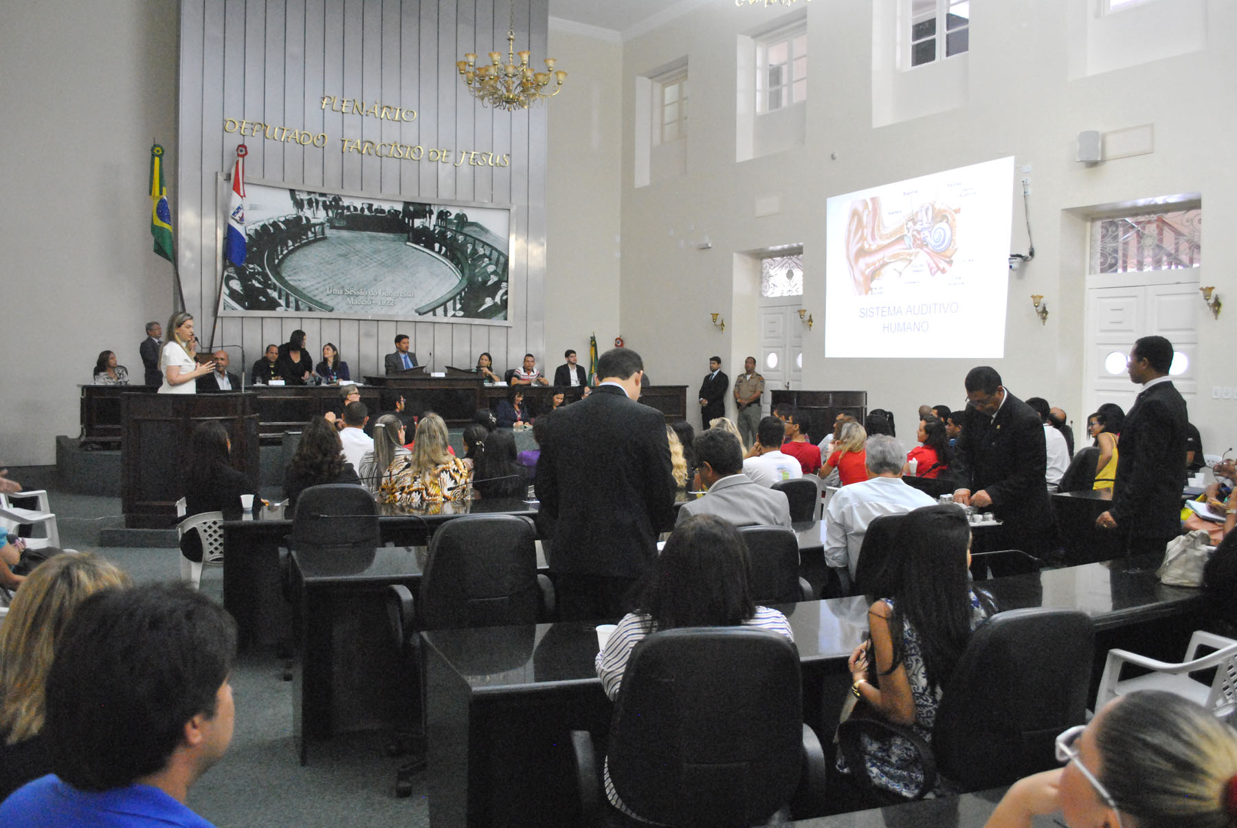 Plenário da Assembleia durante sessão especial (5).jpg