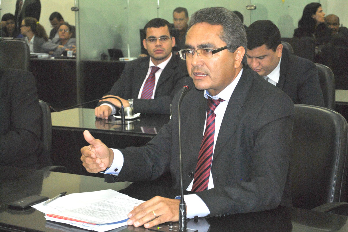 Deputado Francisco Tenório na sessão.JPG