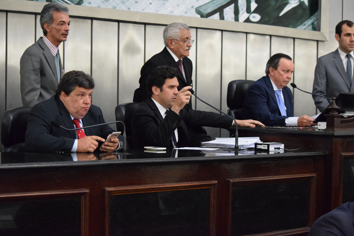 Mesa Diretora foi formada pelos deputados Edval Gaia, Isnaldo Bulhões e Luiz Dantas.JPG