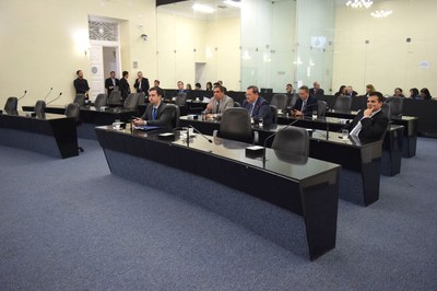 Sessão contou com  a presença de treze deputados.JPG