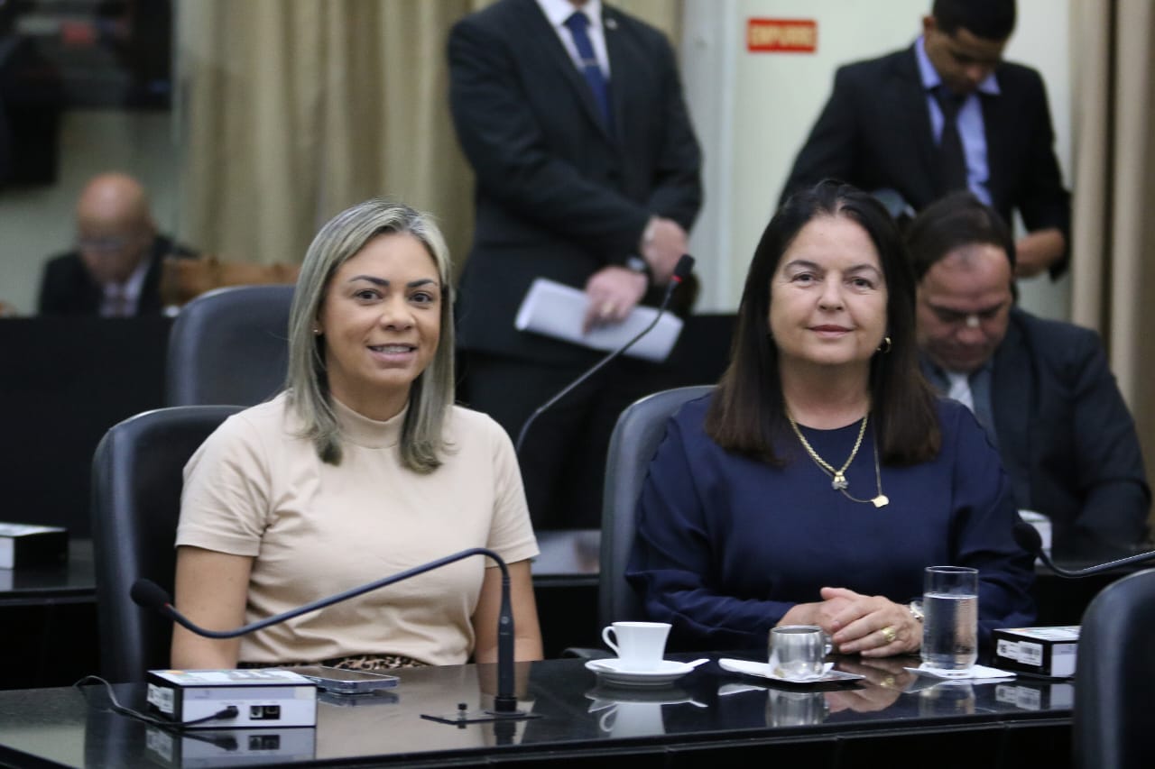 Deputadas Flávia Cavalcante e Fátima Canuto.jpeg