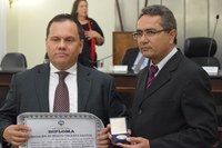 Advogado Fernando Maciel é agraciado com a Comenda Tavares Bastos