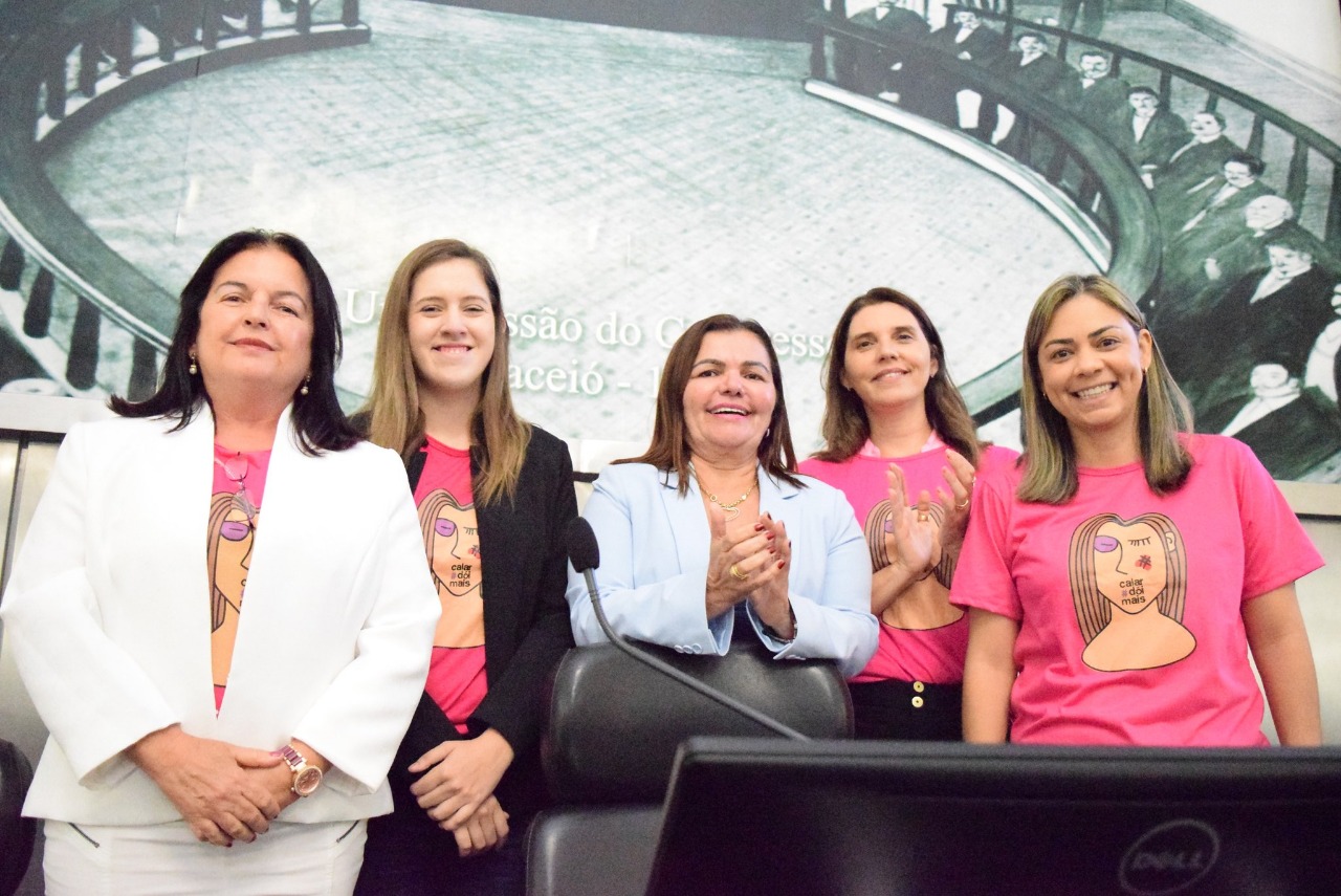 Bancada Feminina e Patrulha Maria da Penha realizam ação para mulheres vítimas de violência
