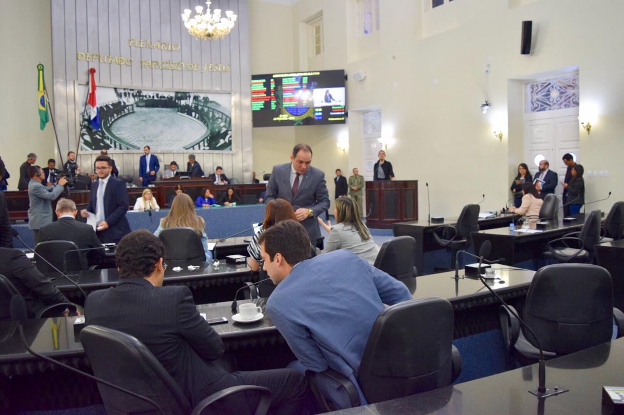 Deputados aprovam Orçamento de R$ 10 bilhões para 2020