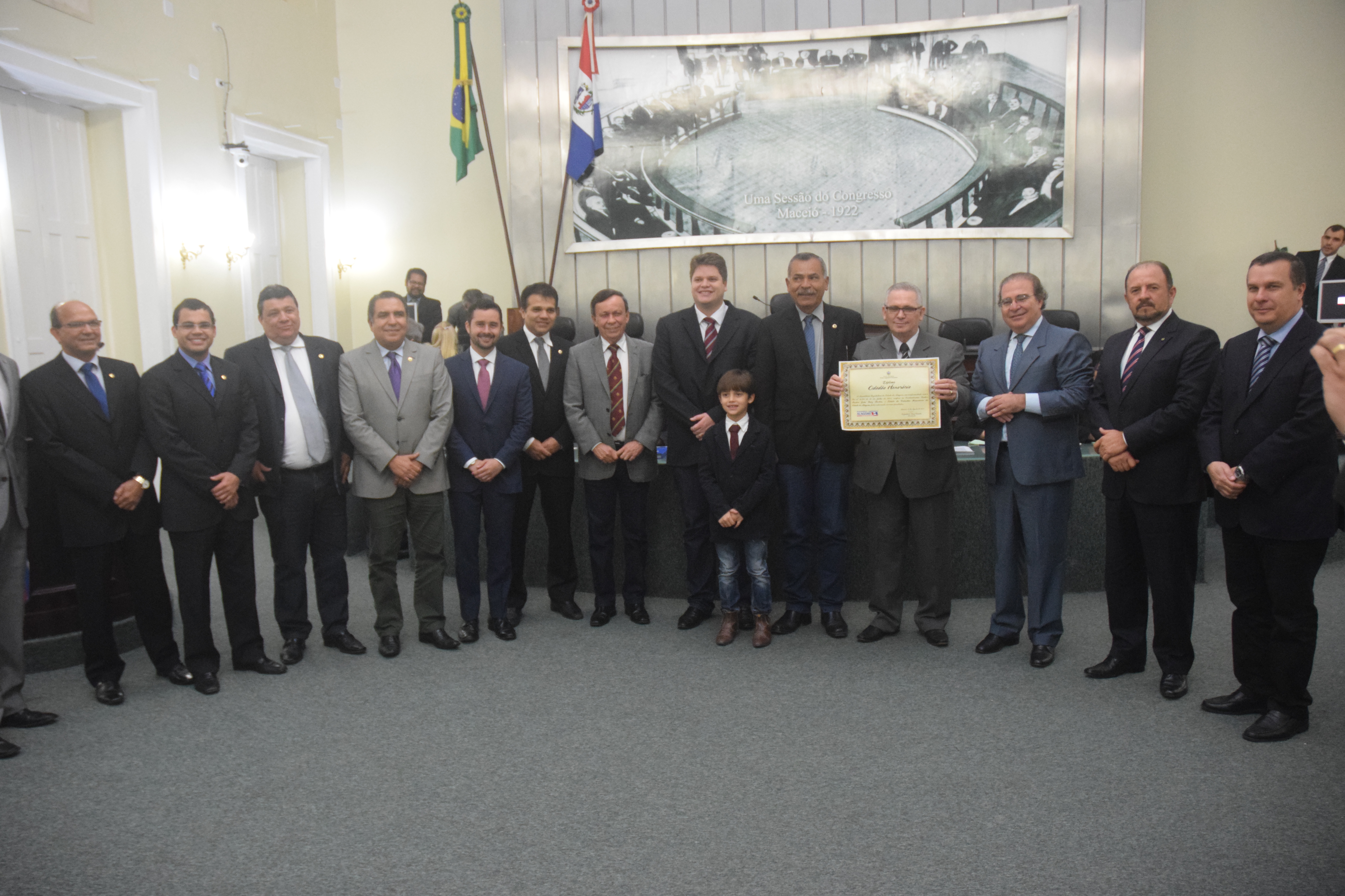 Assembleia concede o título de Cidadão Honorário ao Pastor João Luiz