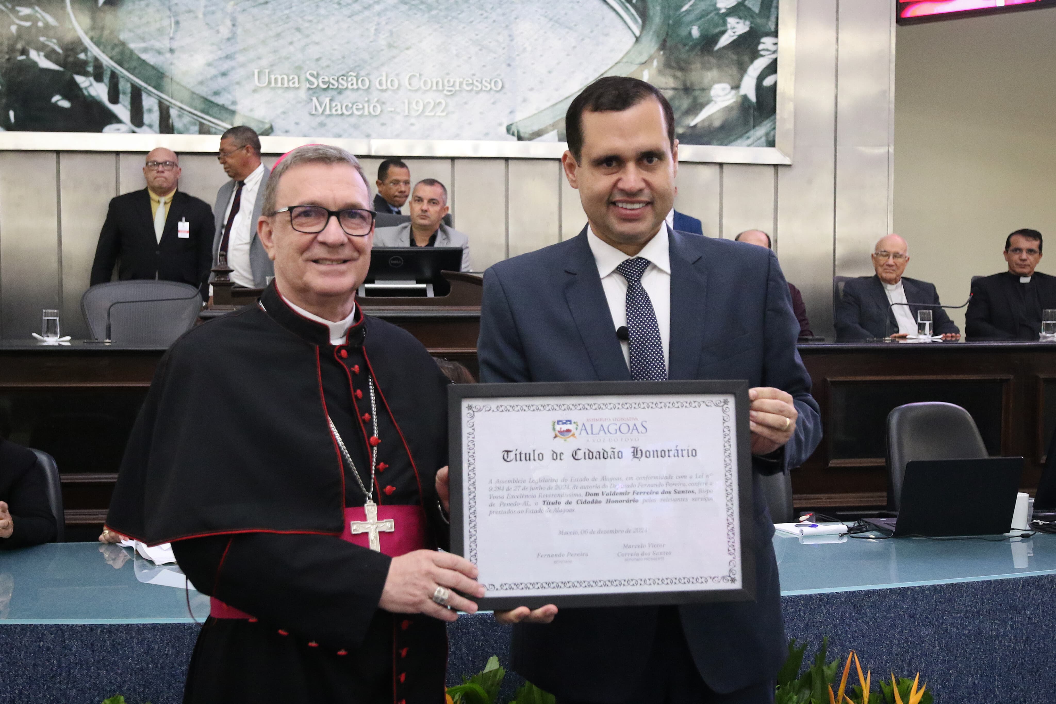 Dom Valdemir recebe o título de Cidadão Honorário de Alagoas