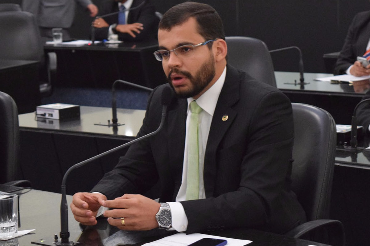 Gilvan Barros Filho solicita recapeamento de estrada na região de Girau do Ponciano