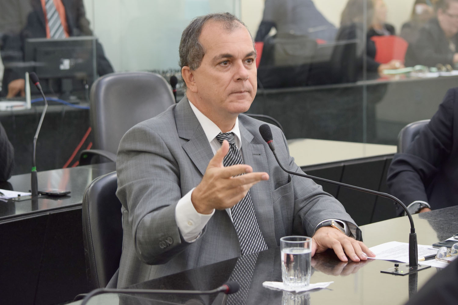 Medeiros solicita urgência na análise de projeto que cria Bolsa para Agentes Penitenciários