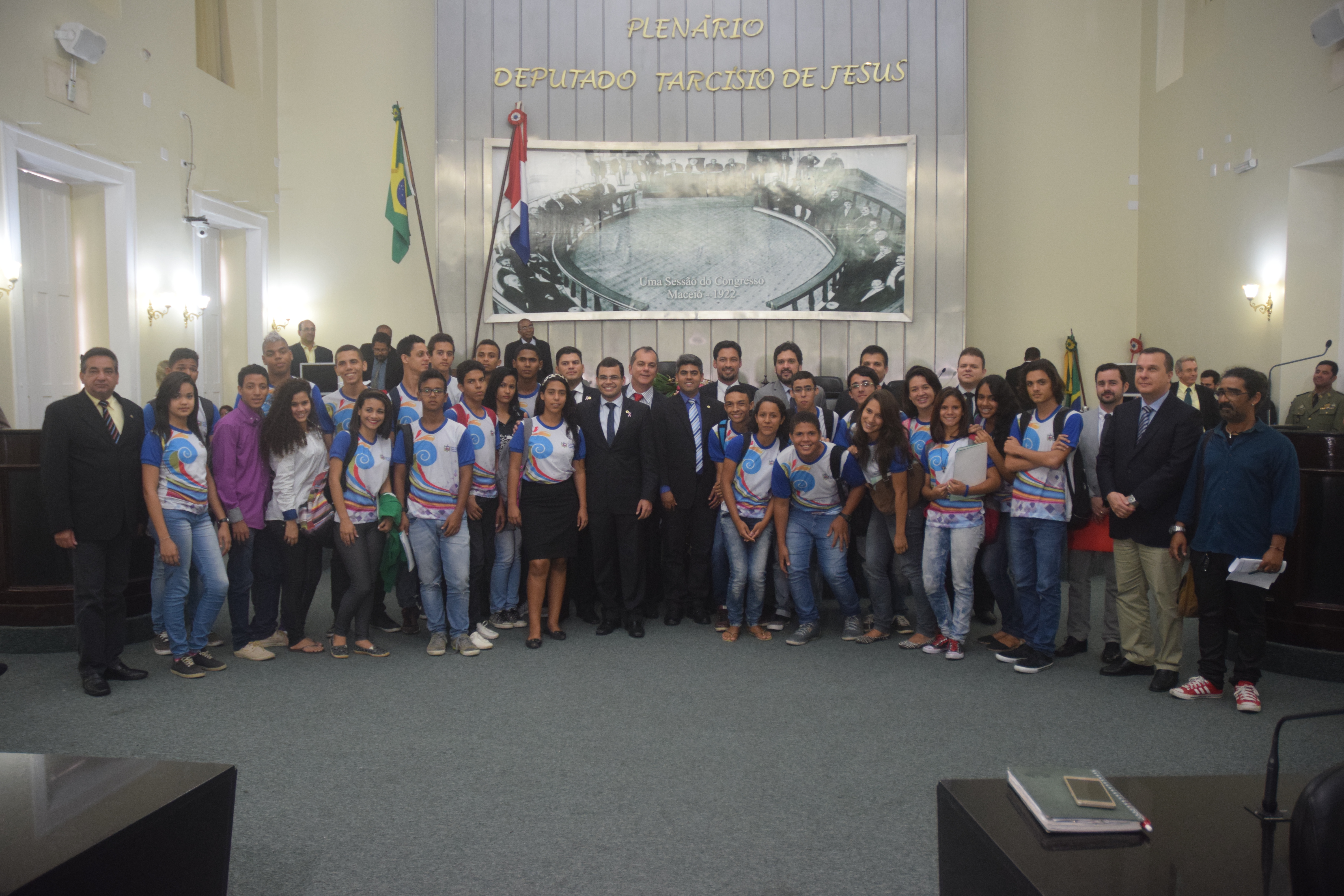 No Dia do Professor, plenário recebe a visita de estudantes do Parlamento Jovem 