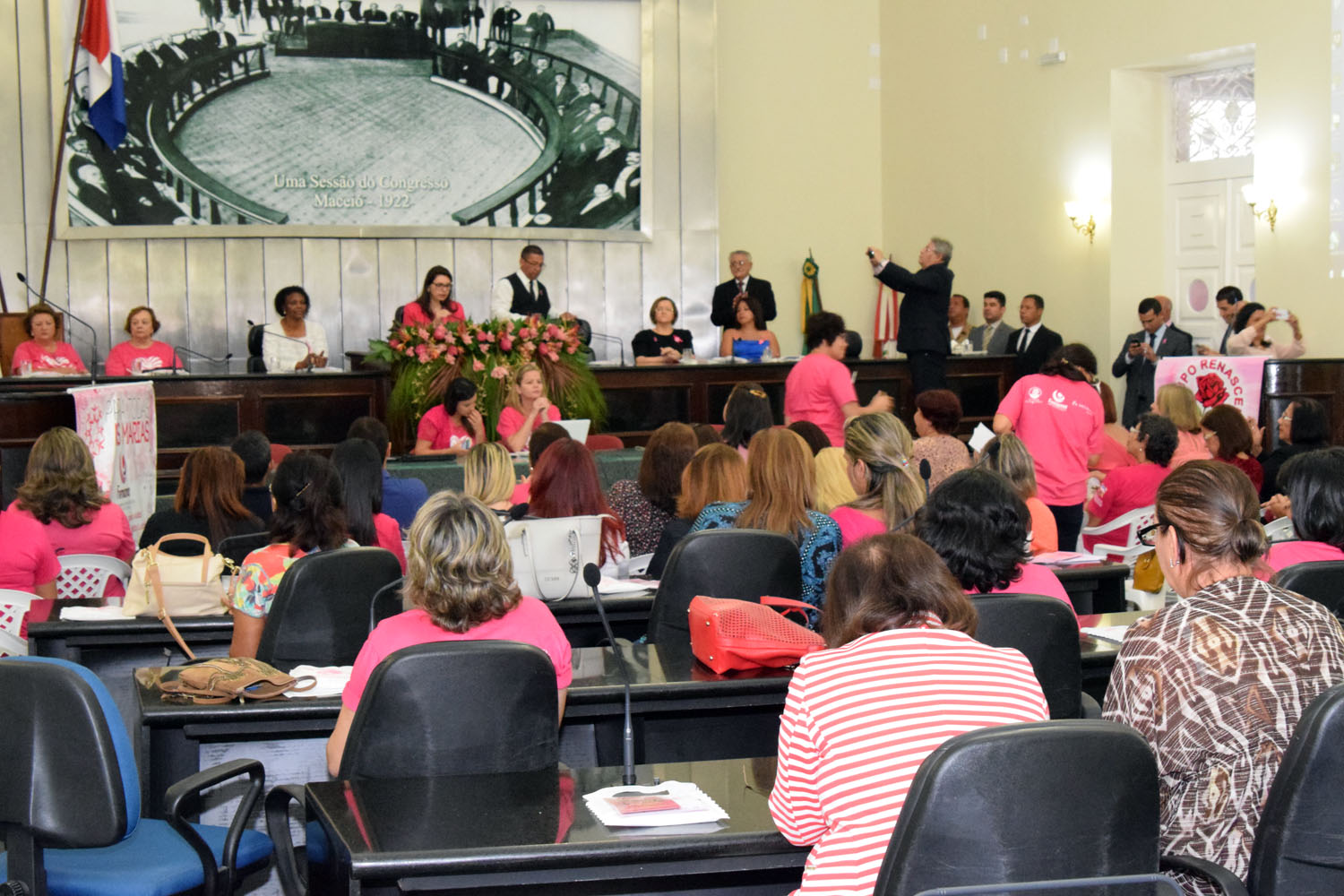 Outubro Rosa: Assembleia promove ciclo de palestras sobre a prevenção, o diagnóstico e o tratamento do câncer