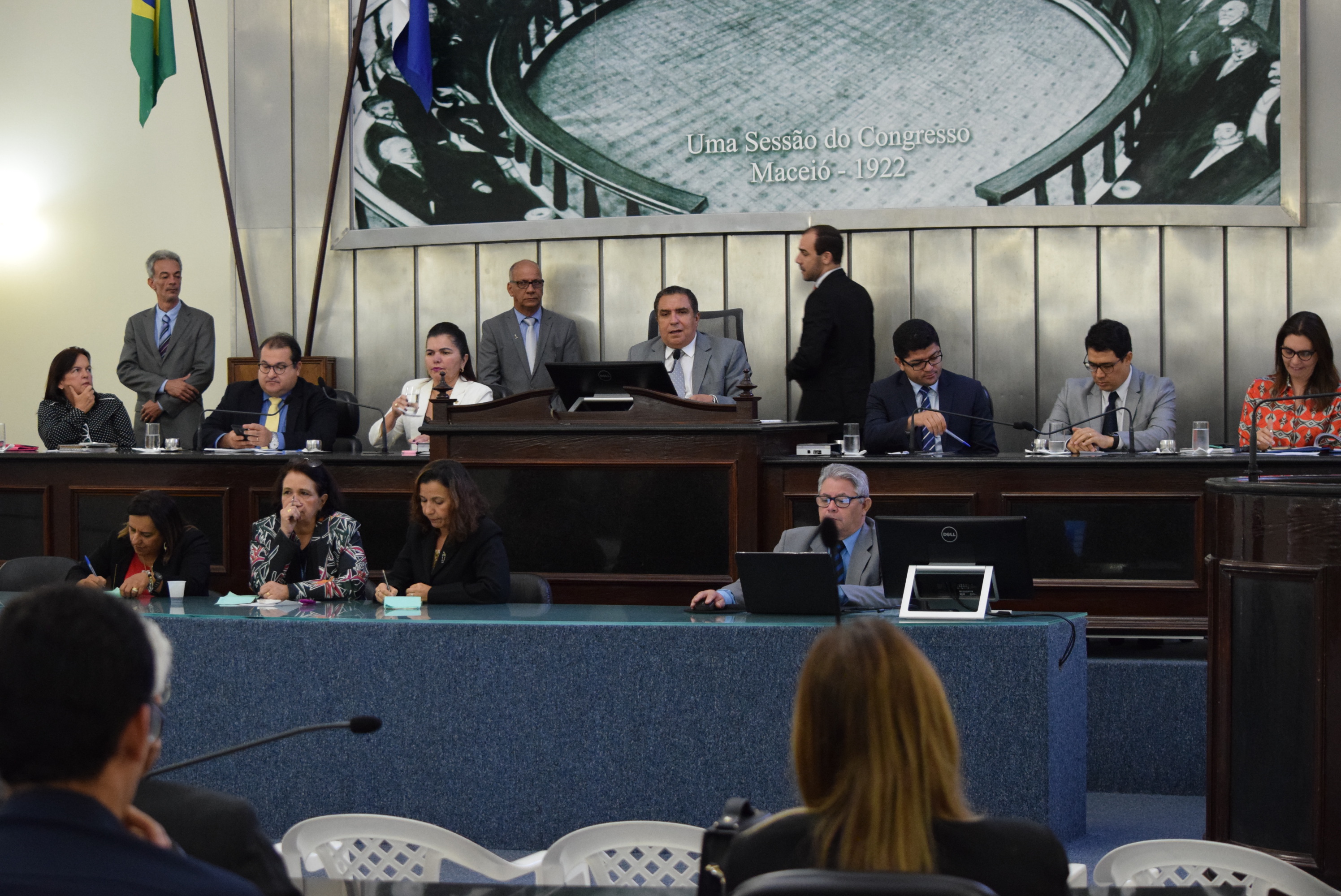 Parlamento traz a plenário discussão do Projeto de Lei de Diretrizes Orçamentárias 