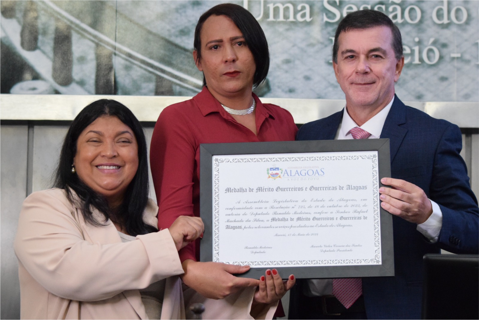 Pela defesa da população em situação de rua, Rafael Machado recebe a Medalha de Mérito Guerreiras e Guerreiros Alagoanos