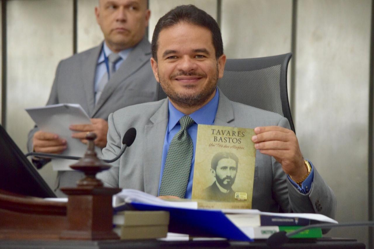 Relançamento da obra biográfica de Tavares Bastos celebra os 180 anos do patrono do Legislativo