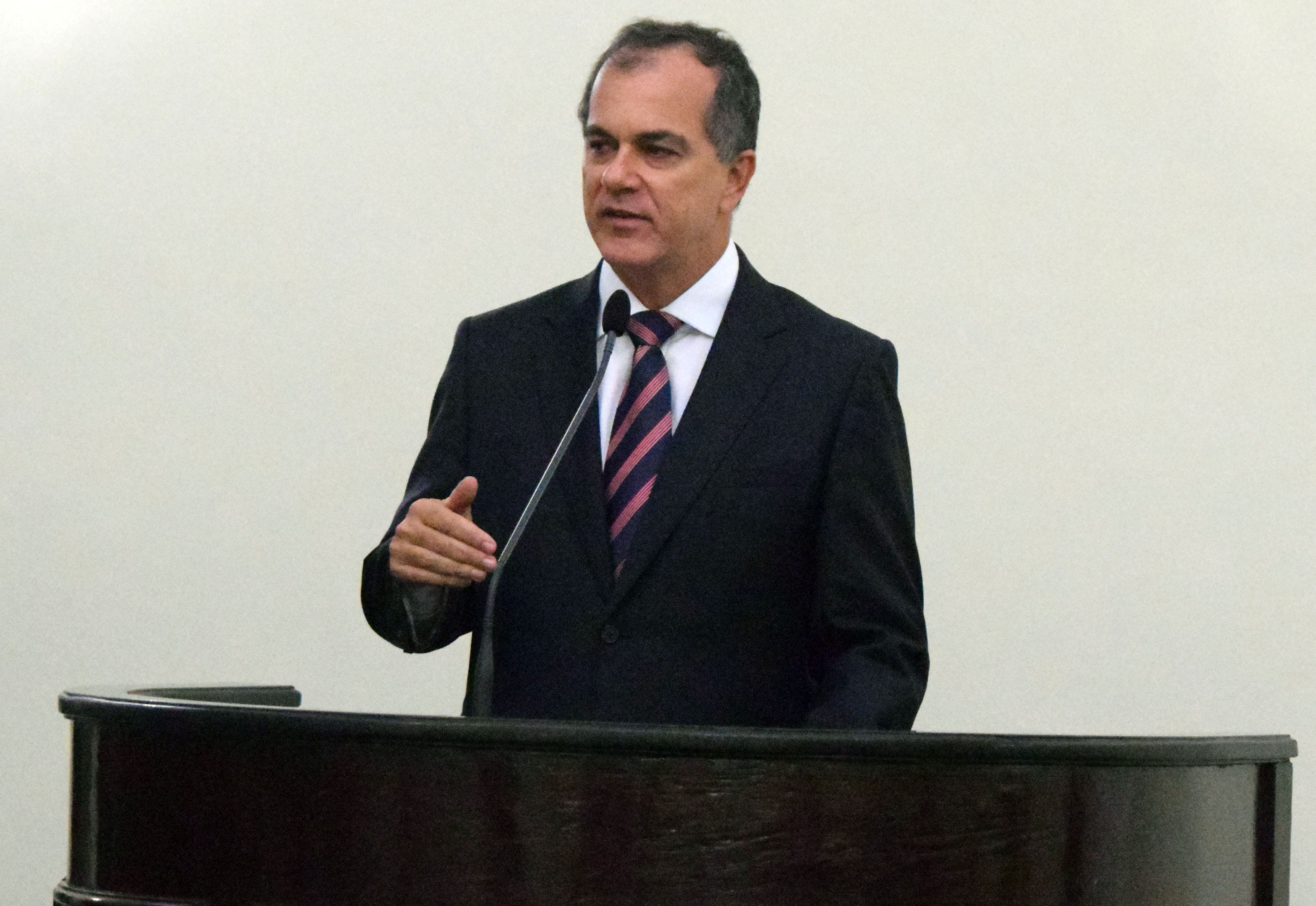 Ronaldo Medeiros destaca ações do Executivo nas grotas de Maceió