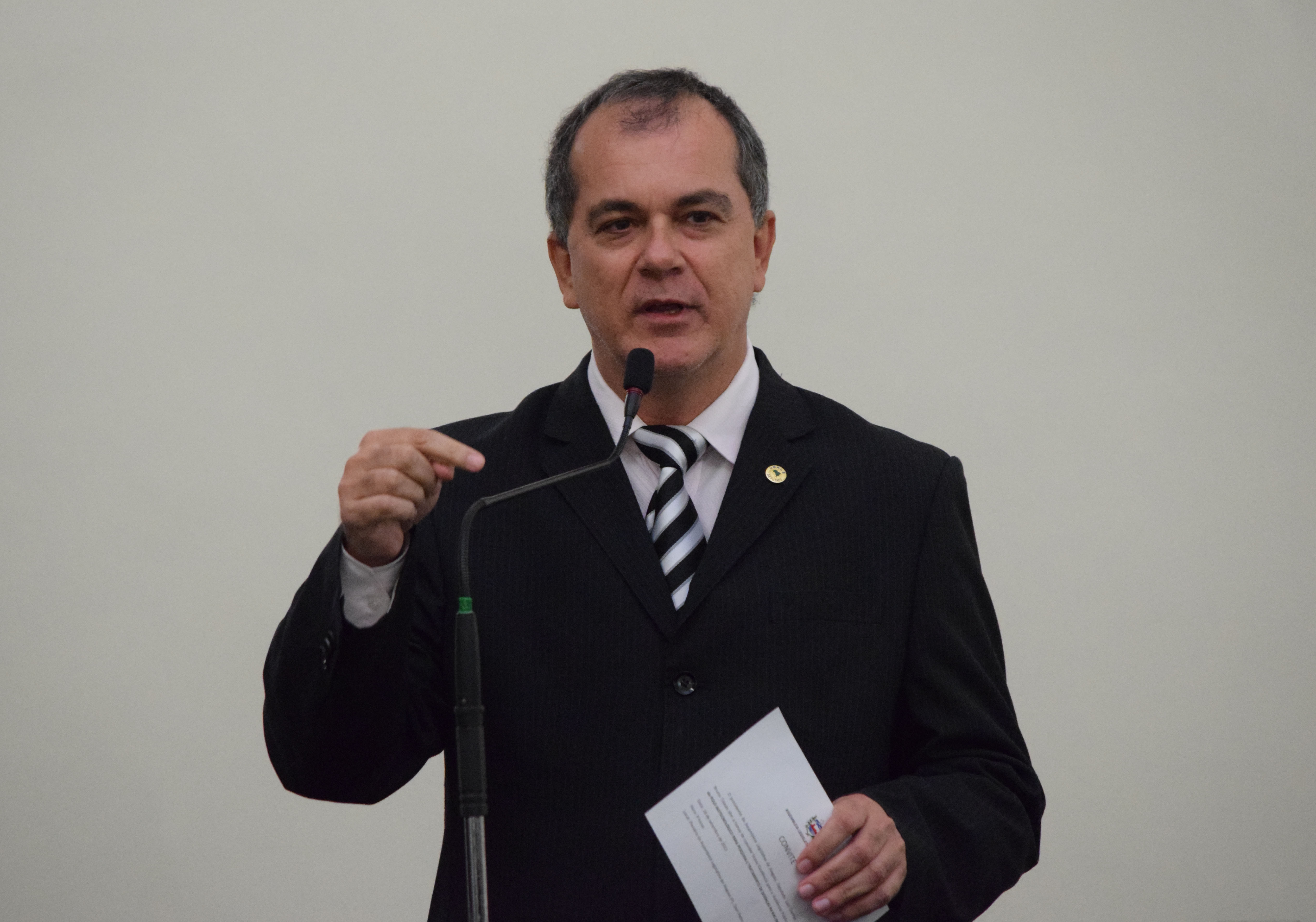 Ronaldo Medeiros esclarece questionamentos sobre o processo legislativo